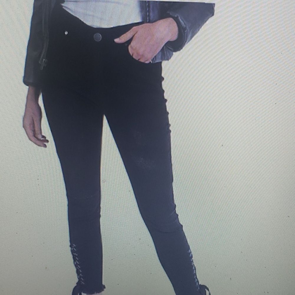 Umgee Distressed Black Jean's New